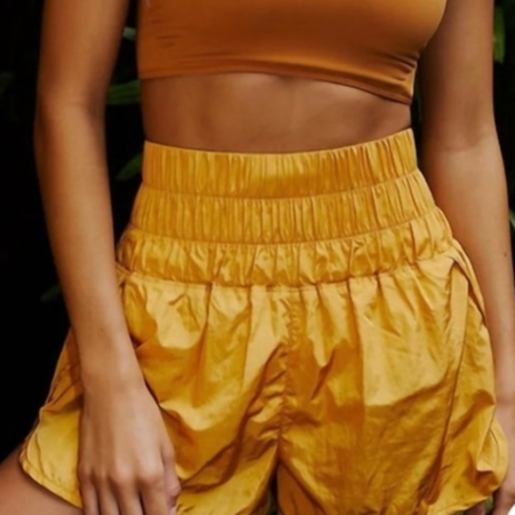 FP Movement by Free People shorts gold L - Picture 8 of 8
